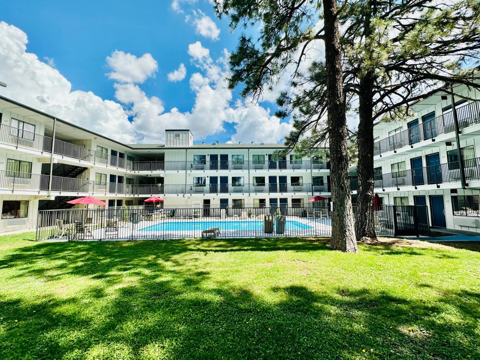 Motel 6-Flagstaff, Az - West - Woodland Village מראה חיצוני תמונה
